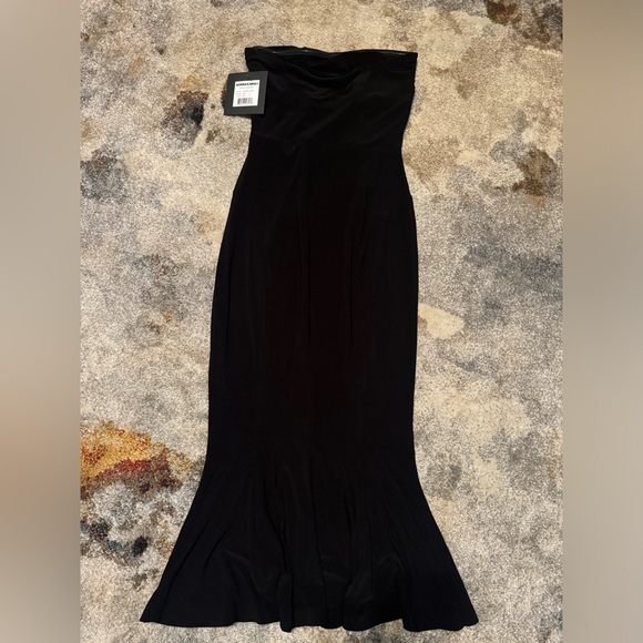 Norma Kamali Strapless Fishtail Dress to Midcalf - Picture 7 of 7